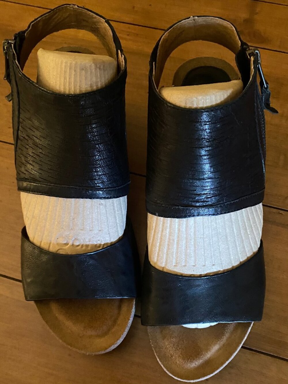 Women's Sofft Milan Black Sandals Size 8.5